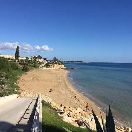 Corte Sveva לינה וארוחת בוקר אבולה