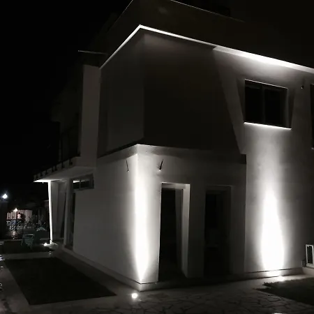 Corte Sveva 住宿加早餐酒店 阿沃拉
